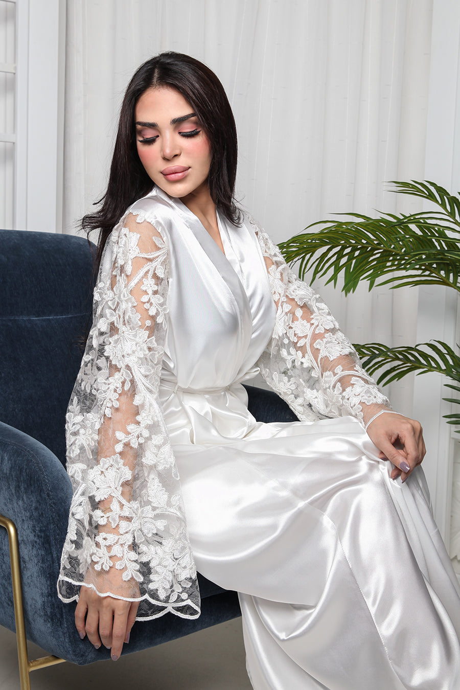Luxurious Royal Lace Bridal Robe - Royal Robe