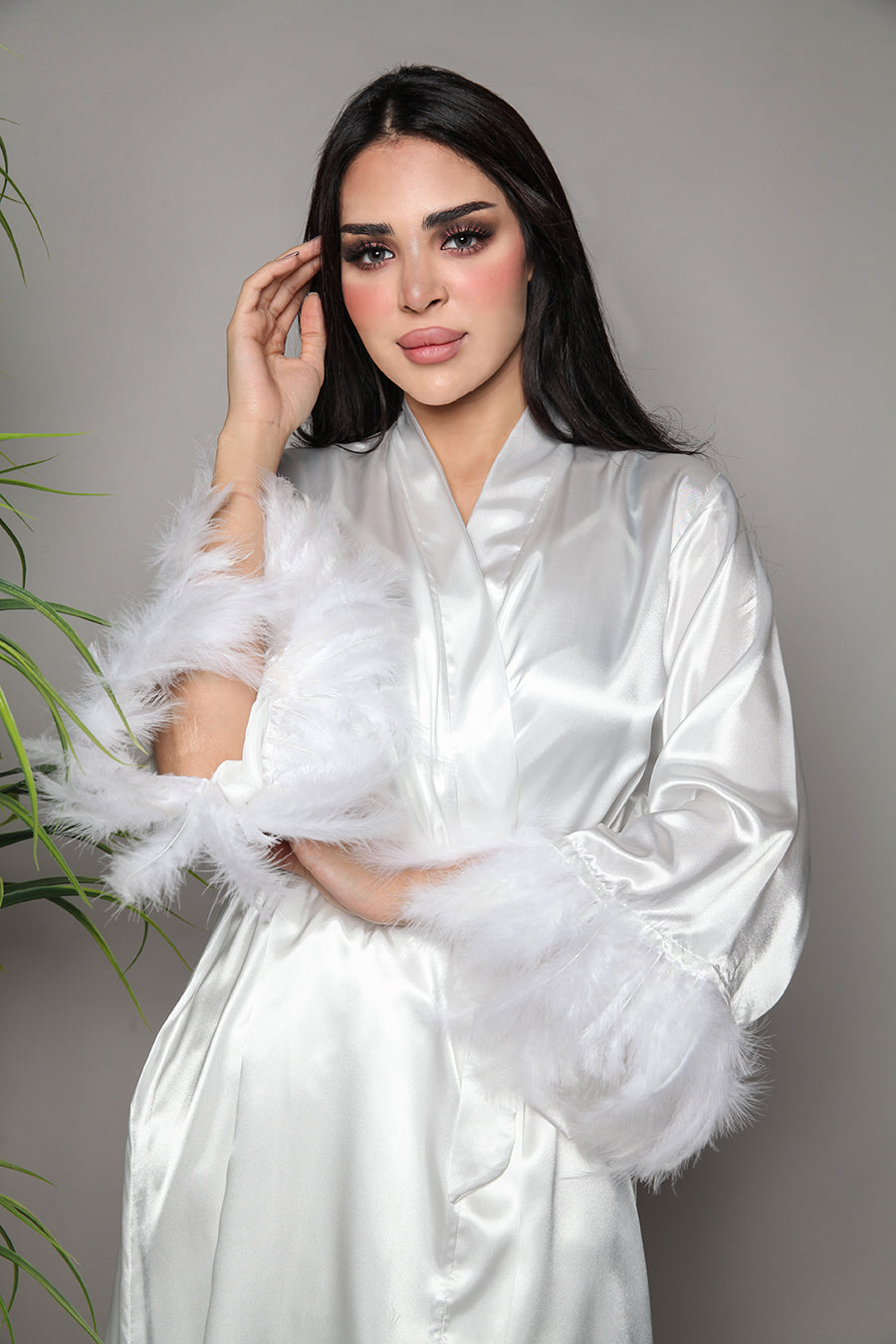 Glamorous Classic Feather Robe