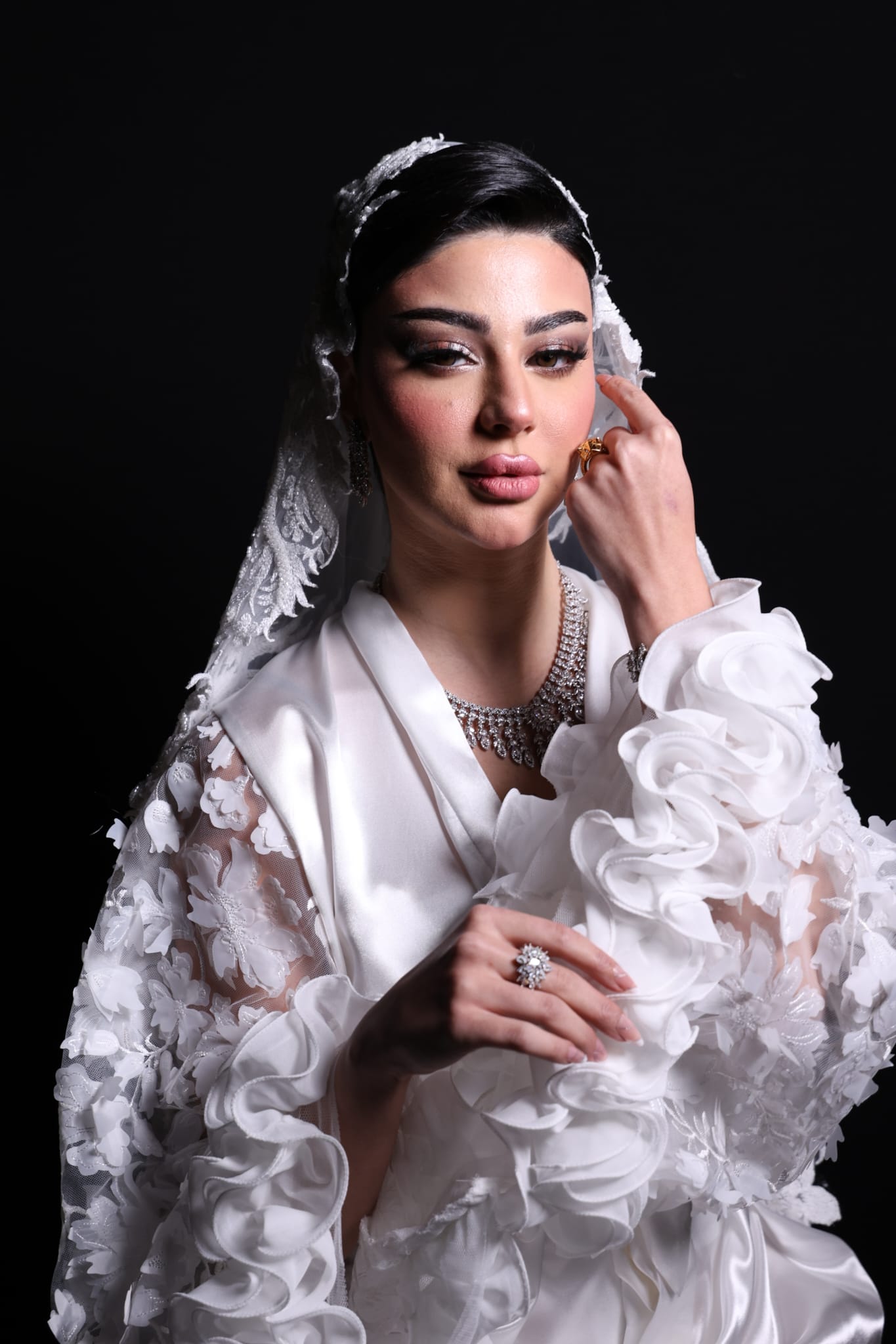Luxurious 3D Floral Ruffle Bridal Robe with Matching Lace Veil