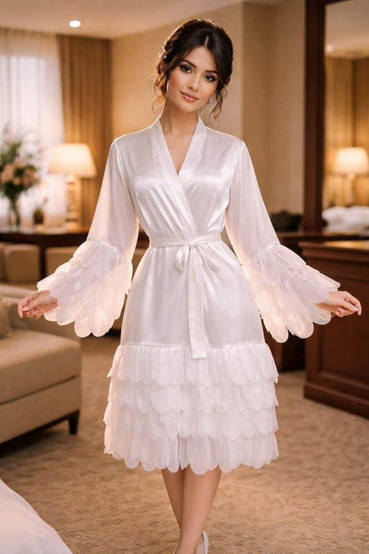 Chic Short Satin Bridal Robe with Petal-Feather Trim